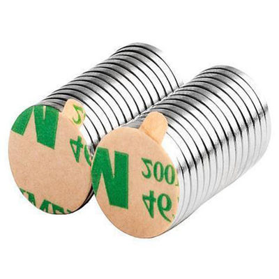 qualité Magnets à disque de néodyme NdFeB permanents avec adhésif 3M pour l'artisanat, le bureau et l'industrie usine