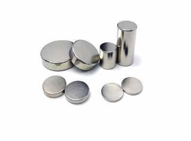 qualité Magnets à disque de néodyme revêtus de nickel pour des performances magnétiques optimales usine