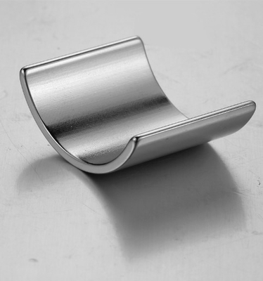 acheter Enduit d'époxyde noir fort d'aimants d'arc de néodyme du cylindre N42 de 4MM X de 2MM online manufacture