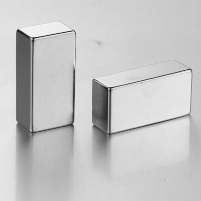 Les aimants permanents du néodyme N52 du bloc 40X40X20mm argentent la couleur