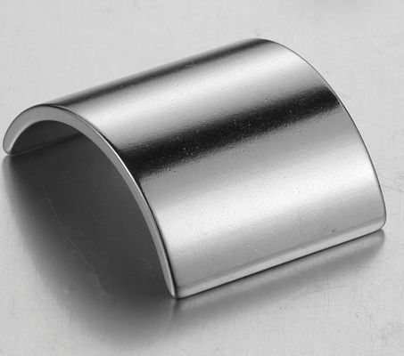 qualité Aimants en arc néodyme N40-N50 pour moteurs CC, aimants permanents en terres rares usine