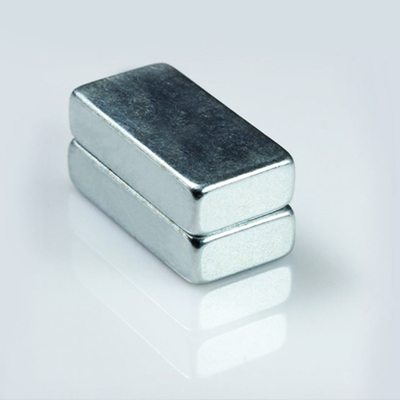 Bon prix Aimants permanents de néodyme du moteur N40 linéaire 40X10X10mm ROHS en ligne